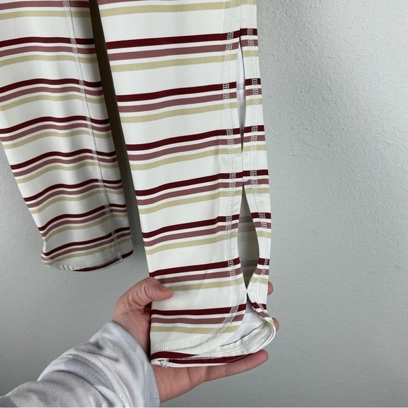 Free People FP Movement White Red Striped Infinity Cropped Leggings Size Small - Picture 2 of 8